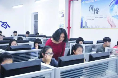 电子商务专业要学唱歌吗